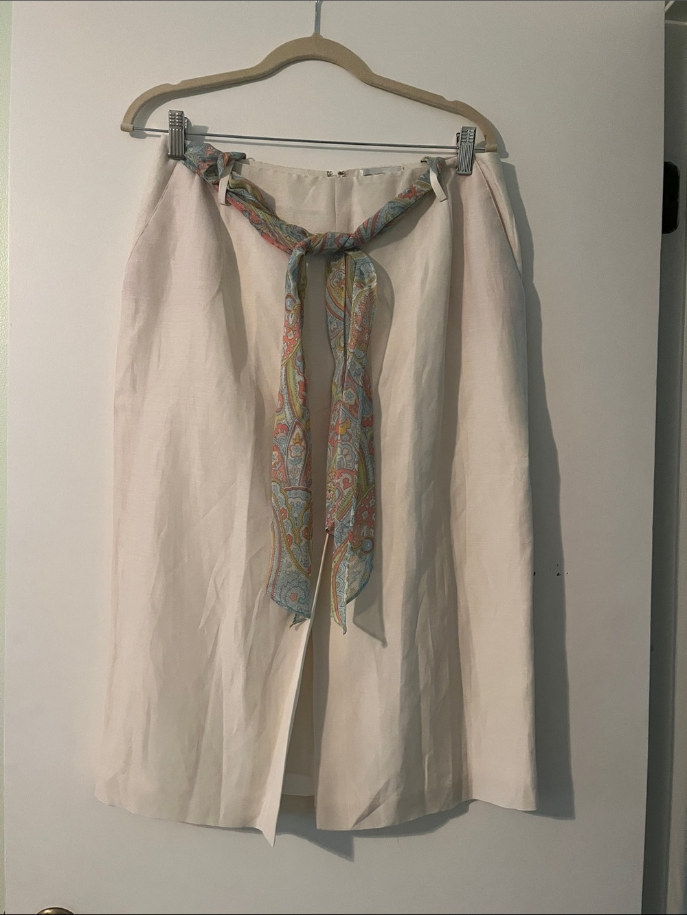 Oscar de la Renta Cream A-Line Midi Skirt with Paisley Scarf Tie